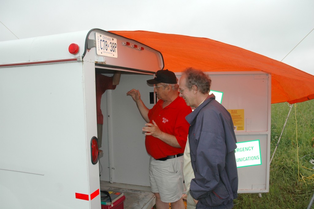 WCARC June 2008 grid expedition photo - Bill VE3CRU (visiting rover) and Andy VE3NVK